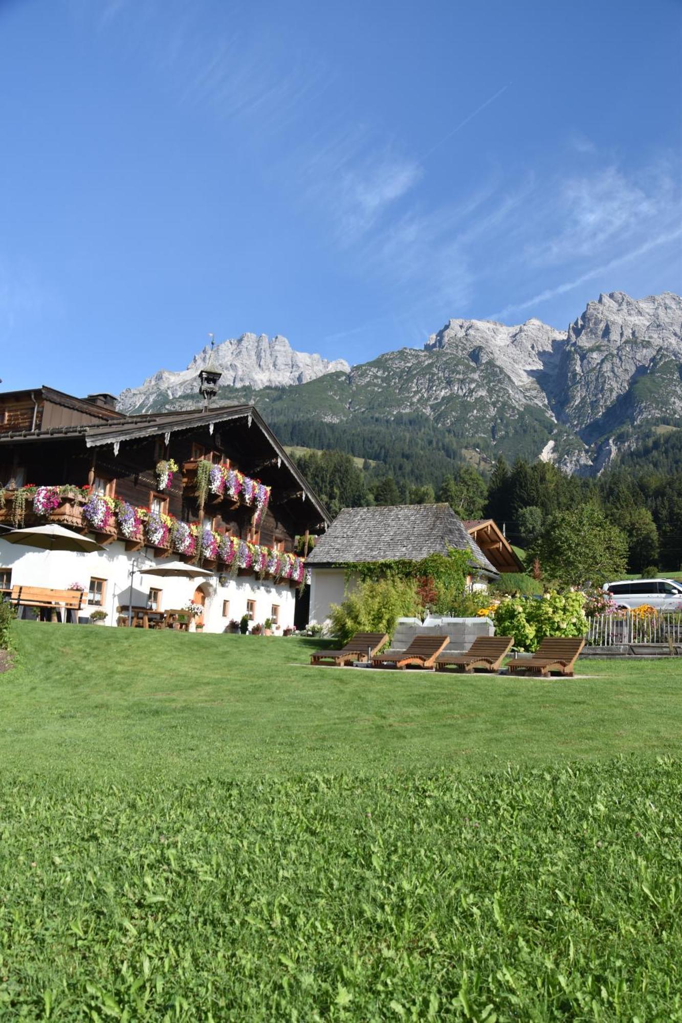 Brandstatthof Leogang Acomodação com café da manhã Exterior foto